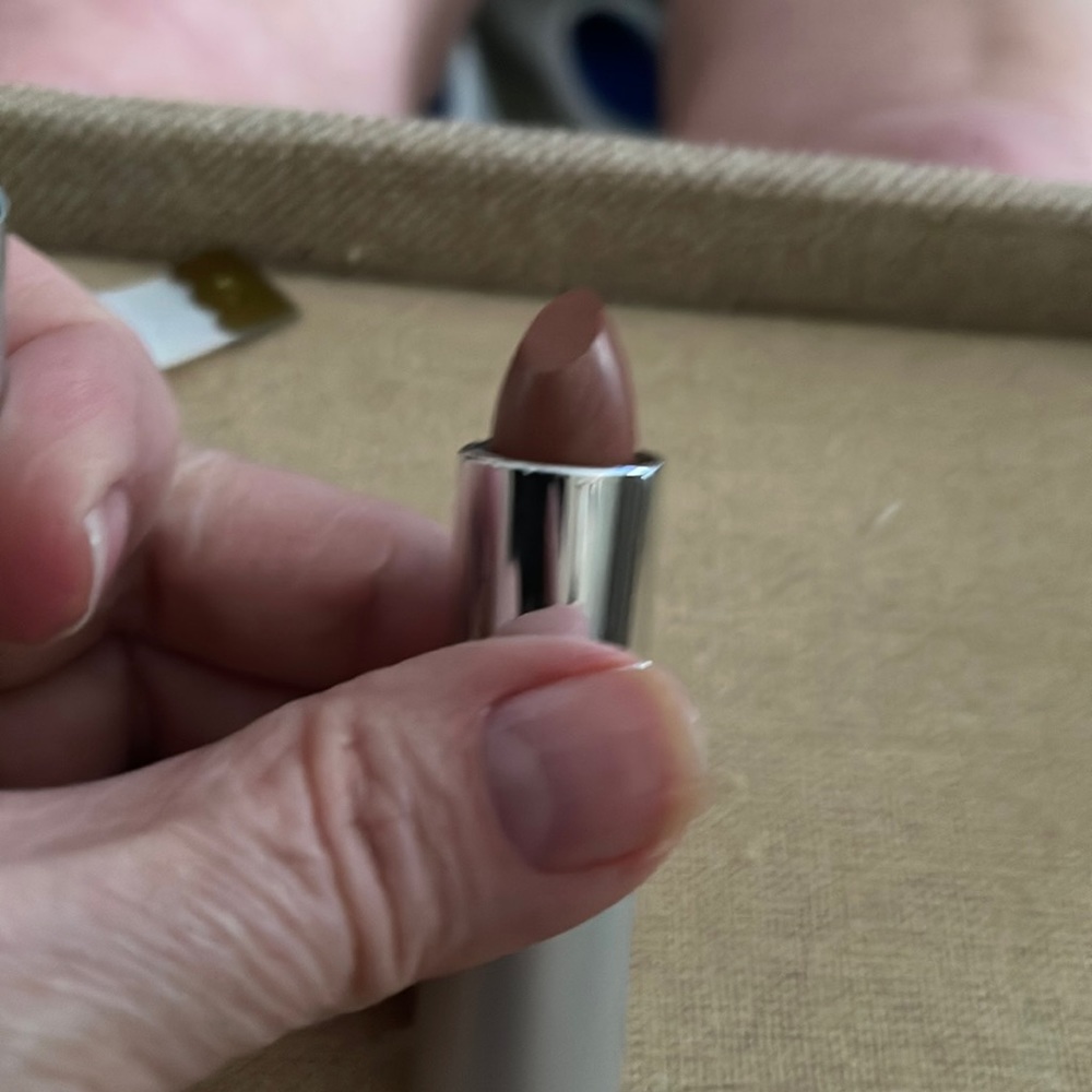 SUE DEVITT SUVA (NUDE SHADE, GOLD UNDERTONES) BALANCED MATTE LIPSTICK, FULL SIZE